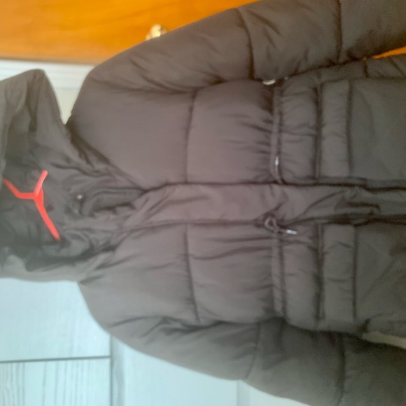 Girls warm winter jacket. Size 10-11. Like new. - Picture 2 of 3